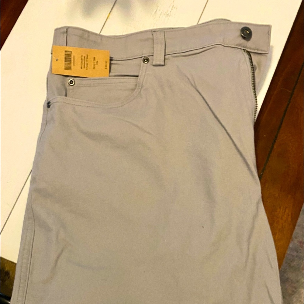 Duluth Trading Company Men's DuluthFlex Ballroom 11" Khaki Shorts